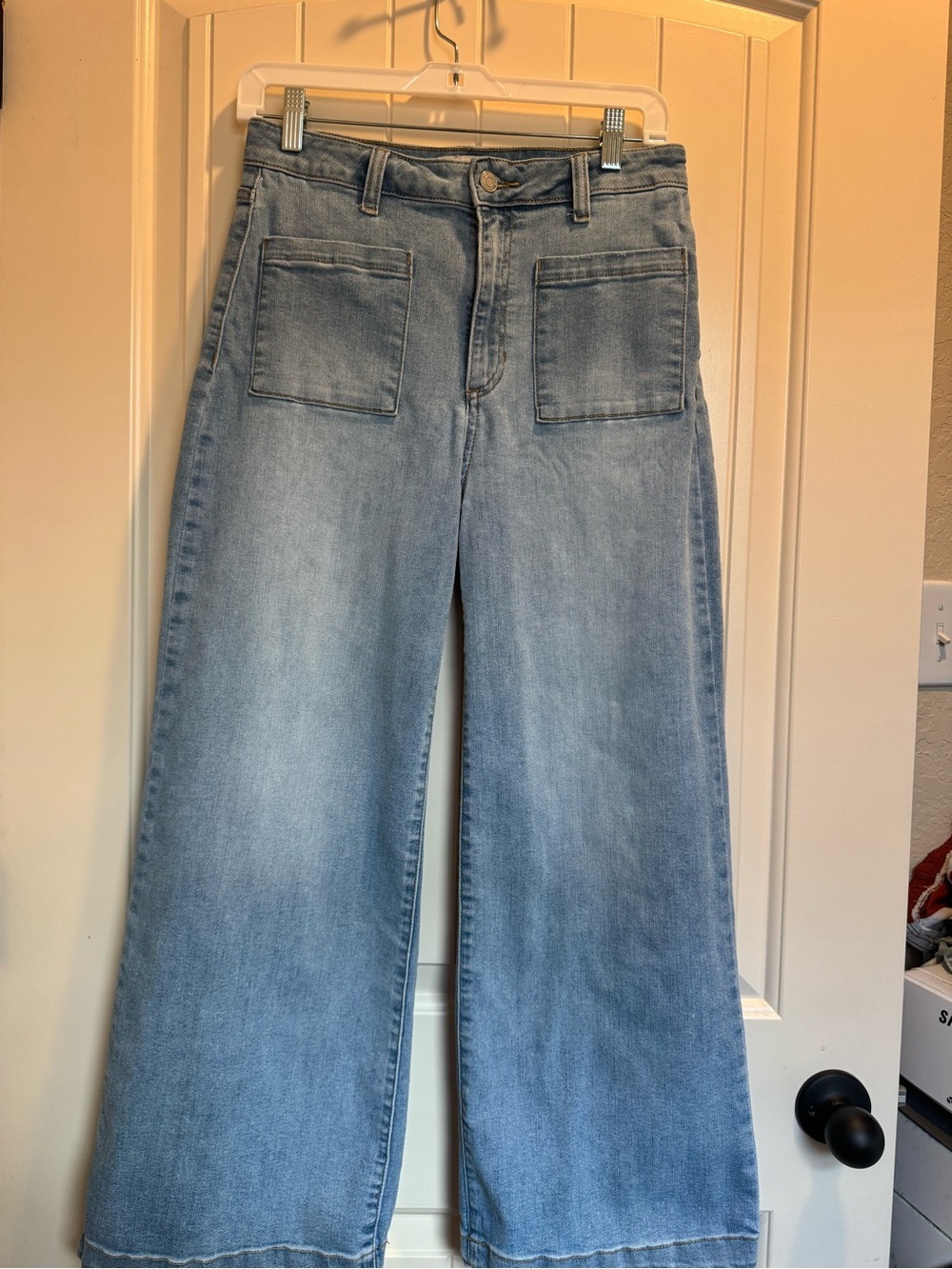 Cropped Wide-Leg/barrel Jeans with Patch Pockets